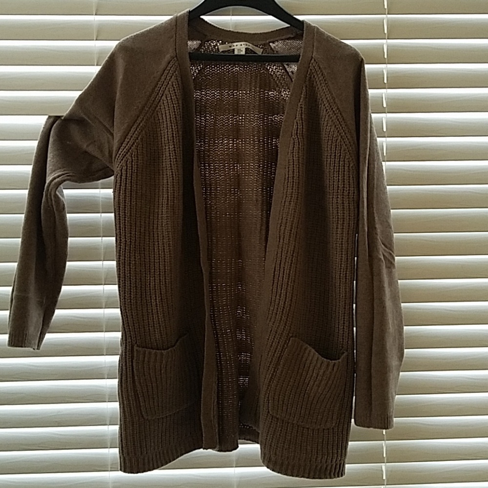 Cardigan sweater